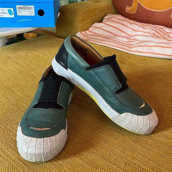 John Fluevog Other - Fluevog Teal Sneaker Mens 8